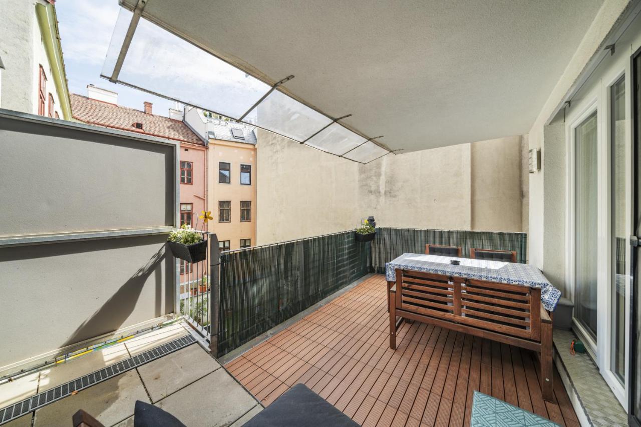 17 C&J'S Apartment Вена Экстерьер фото