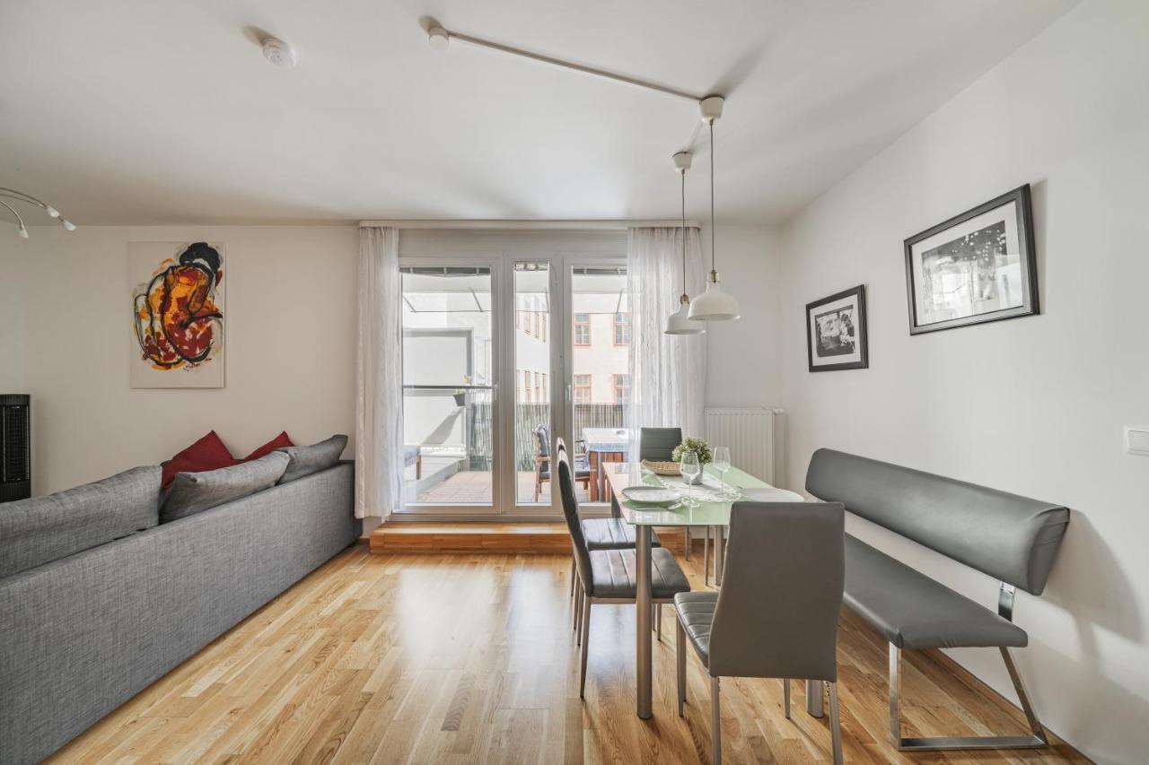 17 C&J'S Apartment Вена Экстерьер фото
