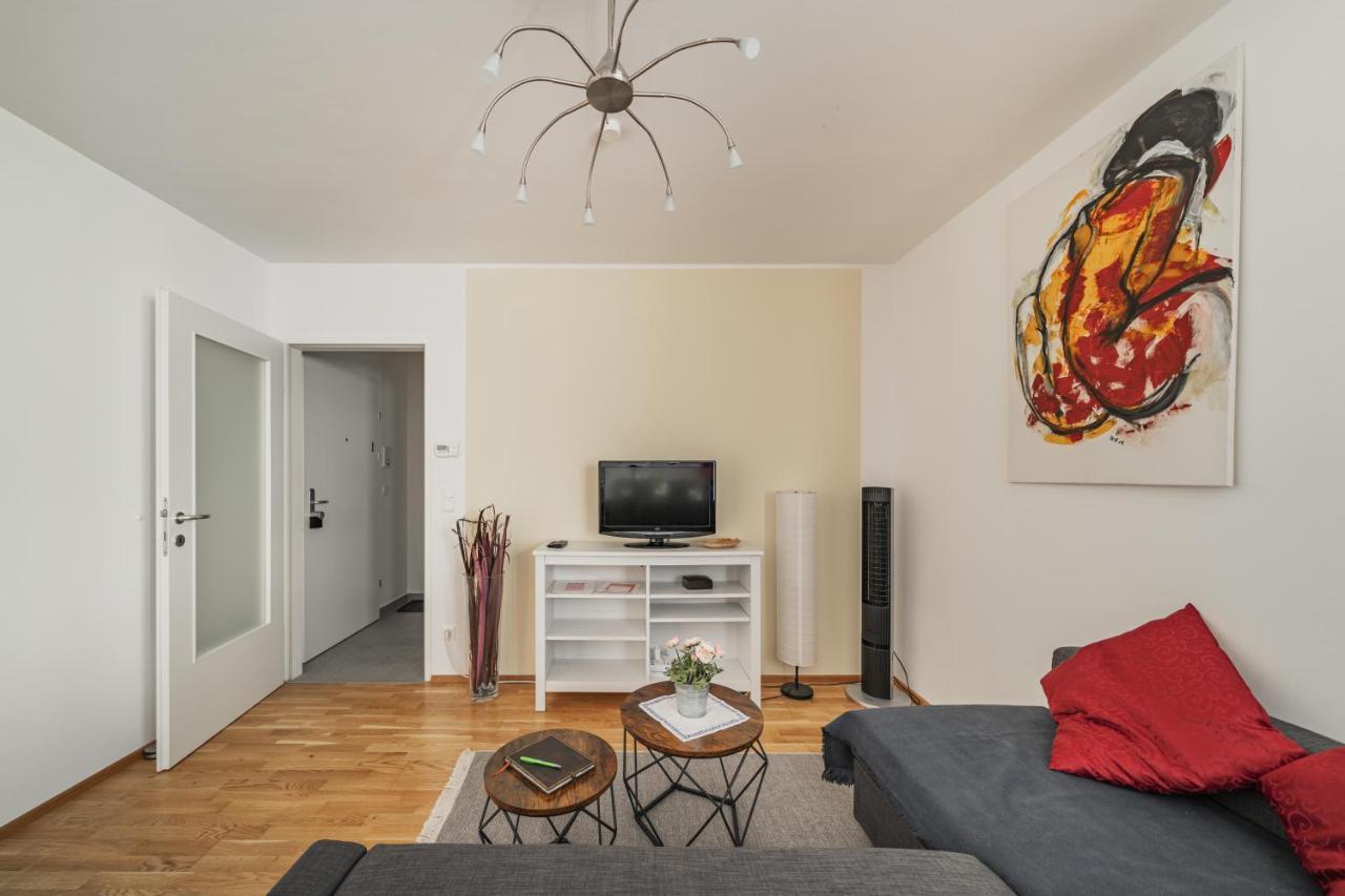 17 C&J'S Apartment Вена Экстерьер фото