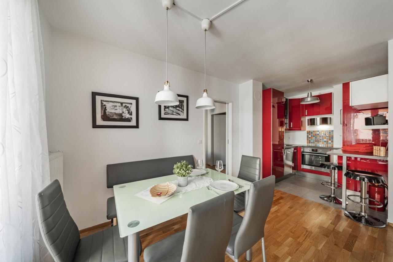 17 C&J'S Apartment Вена Экстерьер фото