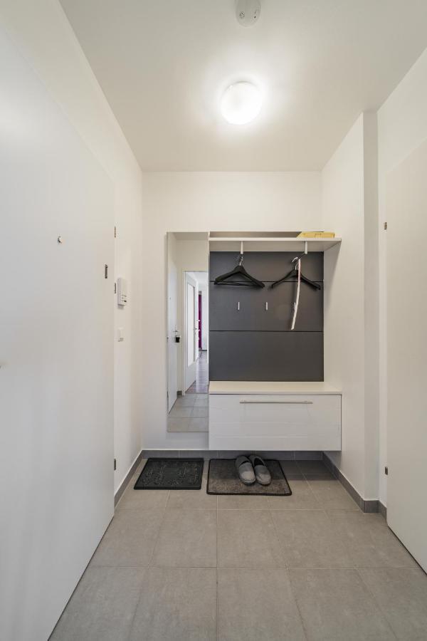 17 C&J'S Apartment Вена Экстерьер фото